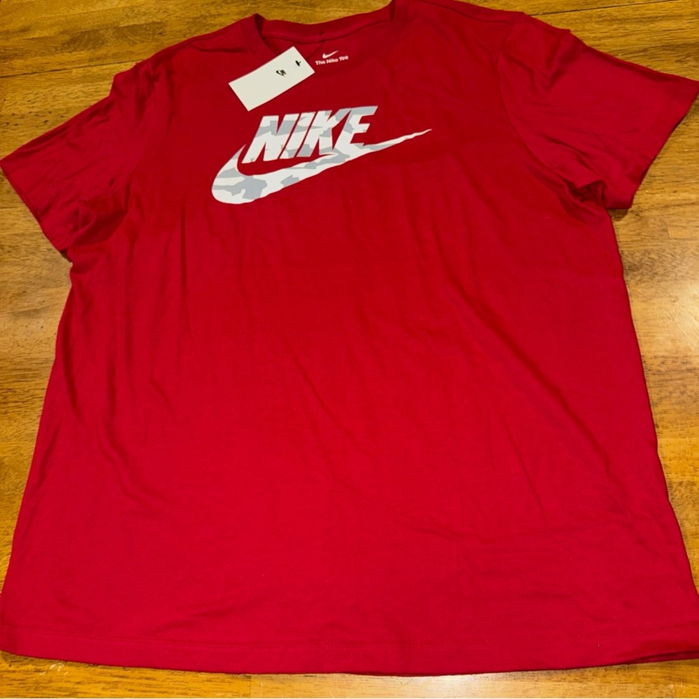 Nike Men's Camo Logo Swoosh T-shirt XL Red DR0509 687 100% Cotton NEW With Tags